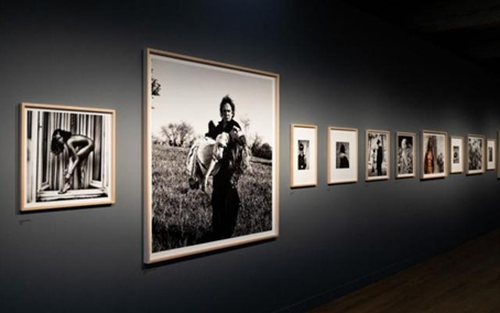 EXPOSITION MO&Oslash;De